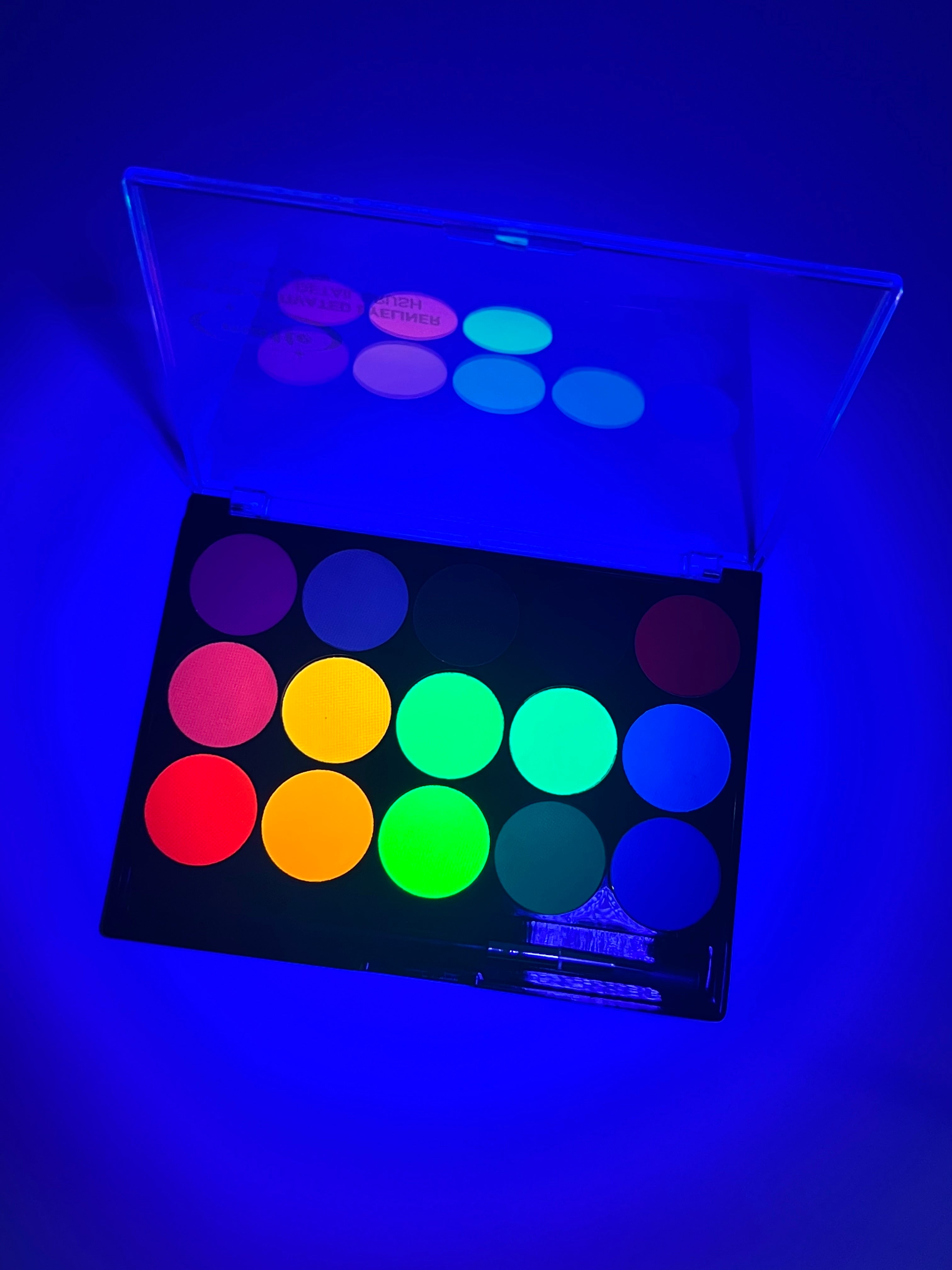 Water-Activated UV-Glow Graphic Eyeliner Palette